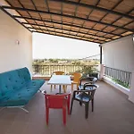Foula House In Magnisia
