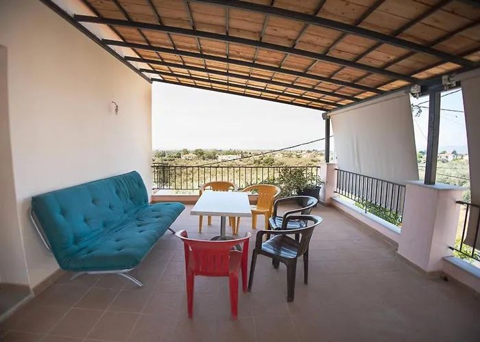 Foula House In Magnisia