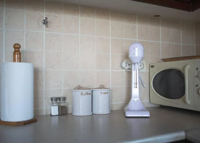 Foula House In Magnisia