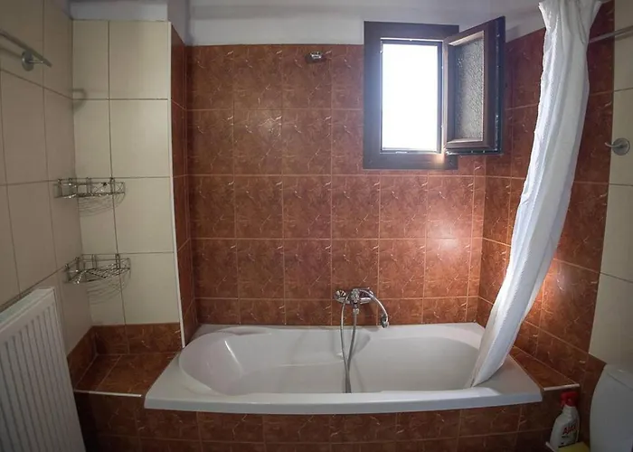 Foula House In Magnisia